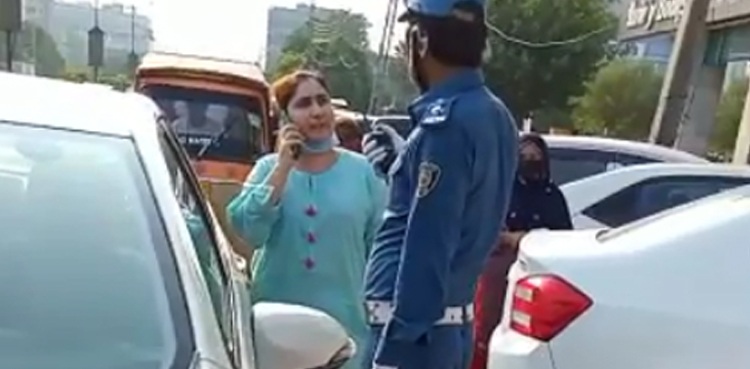 ٹریفک-وارڈن-سے-بدتمیزی-کرنے-والی-خاتون-کی-ضمانت-منظور