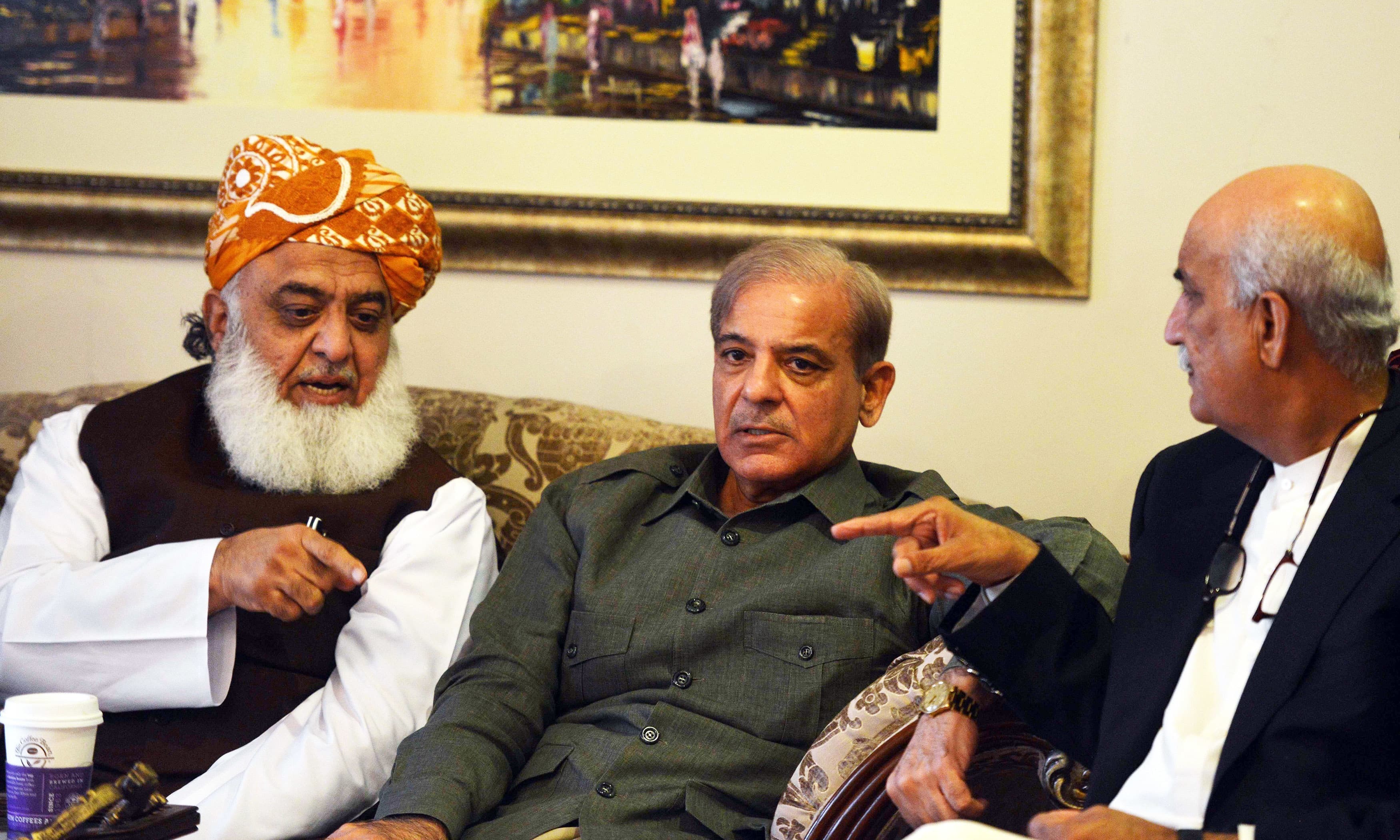 لاہور-میں-حسب-توقع-استقبال-نہ-ہونے-پر-مولانا-فضل-الرحمان-لیگی-قیادت-سے-نالاں