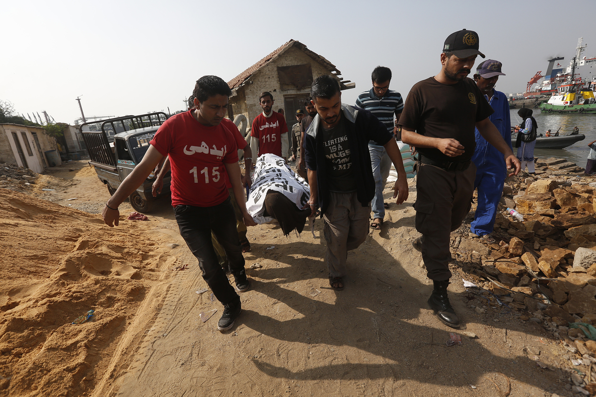 گھر-میں-گھسنے-والے-دو-ڈاکو-پولیس-سے-مقابلے-میں-ہلاک،کانسٹیبل-زخمی