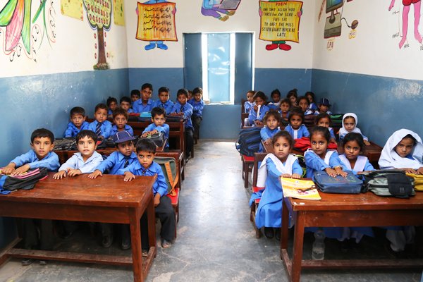 سرکاری-سکولوں-میں-حاضری-آن-لائن-نہ-لگانے-کانوٹس