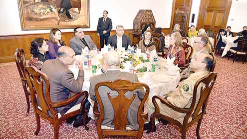 عالمی-تعلقات-کے-فروغ-میں-سفارتکاروں-کا-کلیدی-کردار-،-گورنر