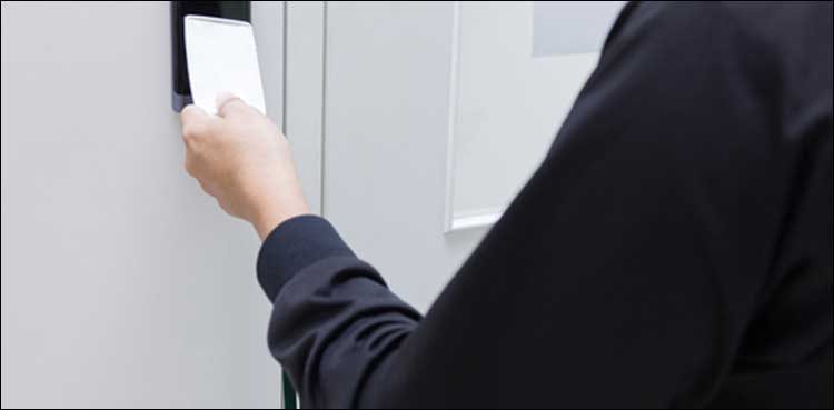 دفتر-میں-کسی-اور-کے-لیے-حاضری-لگانا-حرام-ہے-یا-جائز،-فتویٰ-آ-گیا