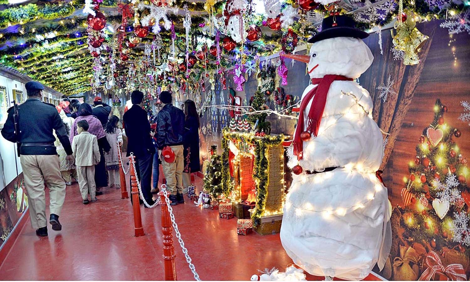 کرسمس-کی-آمد،بازاروں-میں-رش،خریدار-ی-میں-تیزی