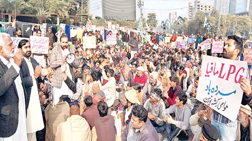 رکشہ-ڈرائیوروں-کی-ایل-پی-جی-مافیا-کی-گرانفروشی-کیخلاف-ریلی