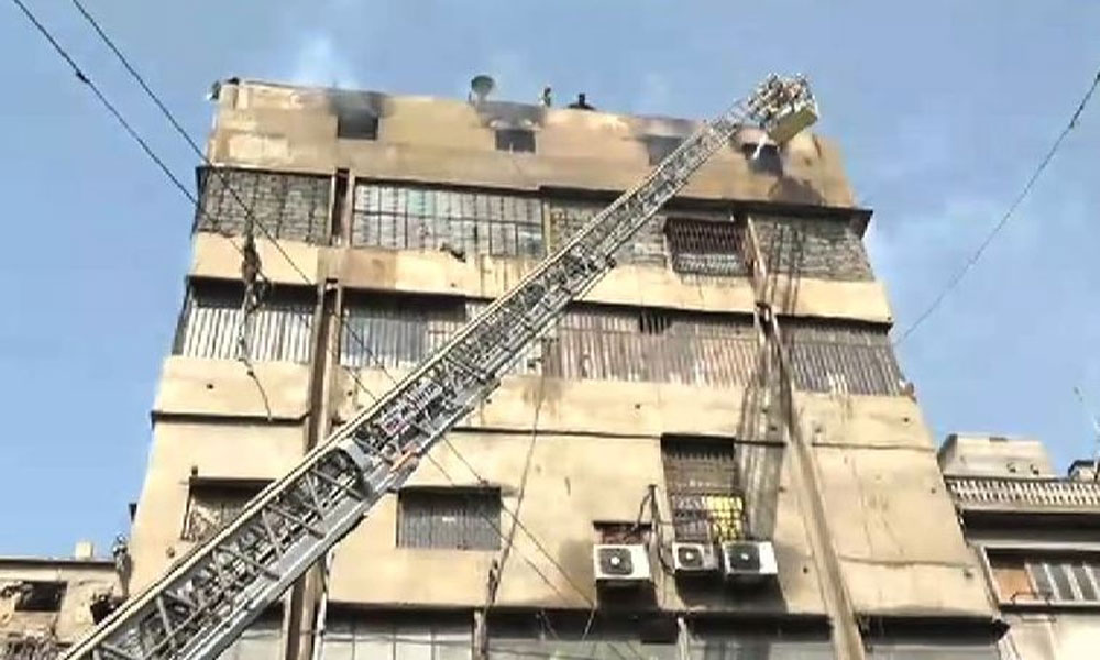 زیب-النساء-اسٹریٹ-پر-عمارت-میں-آتشزدگی