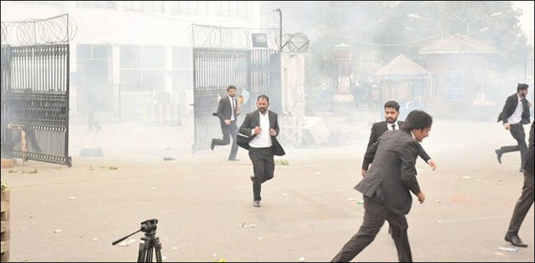 ’گولی-چلانے-والا-مریم-نواز-اور-شہباز-شریف-کا-قریبی-وکیل-ہے‘