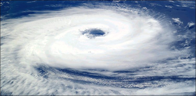 ایک-اور-سمندری-طوفان،-سندھ-اور-بلوچستان-کے-ماہی-گیروں-کے-لیے-ہدایات-جاری