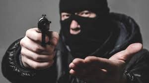 دوران-ڈکیتی-ڈاکو-کی-فائرنگ-سے-ساتھی-ہلاک,-گاڑی,-19-موٹرسائیکل-چوری