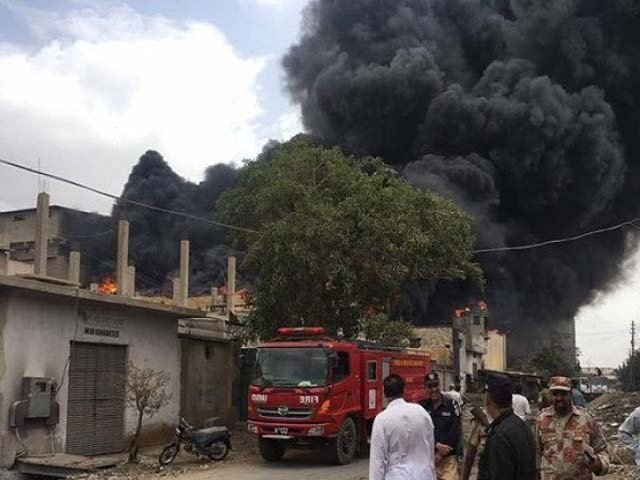 کراچی-میں-فیکٹری-میں-آتشزدگی،-ایک-شخص-جھلس-کر-جاں-بحق