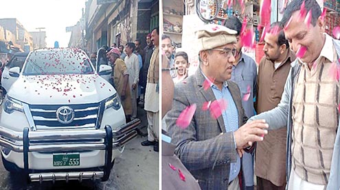 ڈپٹی-کمشنرمظفرگڑھ-کا-ریلوے-روڈ-کا-دورہ،پھولوں-کی-پتیاں-نچھاور