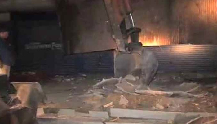 کراچی:-محکمہ-انسداد-تجاوزات-کا-کھارادر-میں-تجاوزات-کیخلاف-آپریشن