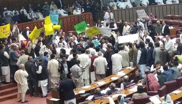 سٹی-کونسل،وفاق-سے-162-ارب-فوری-جاری-کرنے-کا-مطالبہ،ترقیاتی-فنڈز-نہ-ملنے-پر-اپوزیشن-کا-ہنگامہ