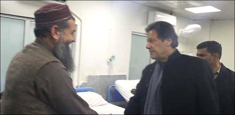 وزیراعظم-عمران-خان-کے-پمز-اور-پولی-کلینک-اسپتالوں-کے-اچانک-دورے