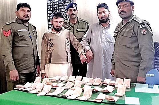 ہوٹل-پر-جعلی-نوٹ-چلاتے-2-افراد-گرفتار-،-9لاکھ-کے-نوٹ-برآمد