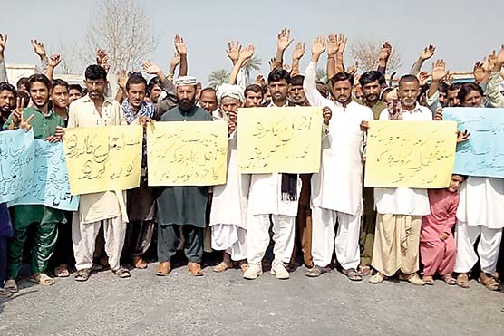 سابق-یوسی-چیئرمین-ملک-اجمل-کارلوکی-گرفتار-ی-کیخلاف-احتجاج