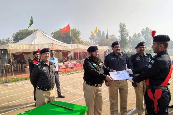 پولیس-کمانڈو-سینٹر-سکرنڈ-میں-13ویں-پاسنگ-آؤٹ-پریڈ