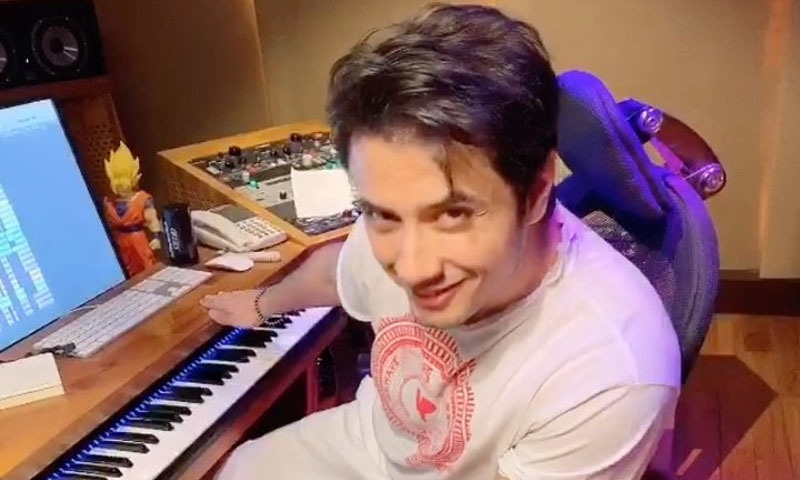 پی-ایس-ایل-کے-لیے-علی-ظفر-کا-گانا-تیار،-لیکن-ویڈیو-مداح-بنائیں-گے