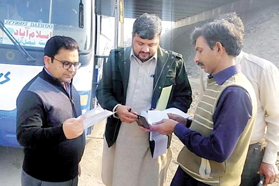 سیکرٹری-آرٹی-اے-نے-گاڑیوں-کو-روک-کر-مسافروں-سے-کرایوں-بارے-دریافت-کیا