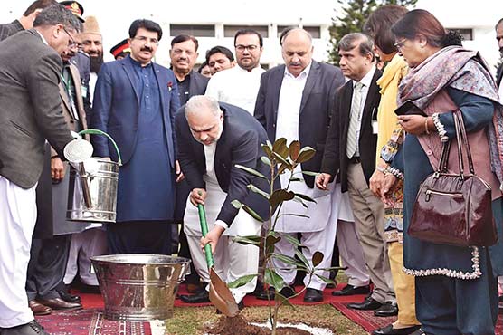 سپیکر-قومی-اسمبلی-،-چیئر-مین-سینیٹ-نے-پودا-لگا-کر-شجر-کاری-مہم-کا-آغاز-کیا