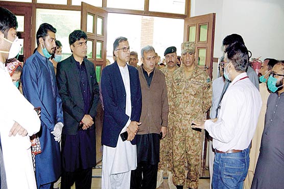 ڈویژنل-،ڈپٹی-کمشنر-کا-آرمی-افسروں-کے-ہمراہ-ہیلتھ-فسیلٹیز-کا-دورہ