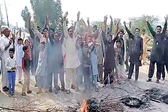 ننکانہ-بچیانہ-روڈ-پر-دروازے-بند-کرانے-کے-خلاف-مظاہرہ