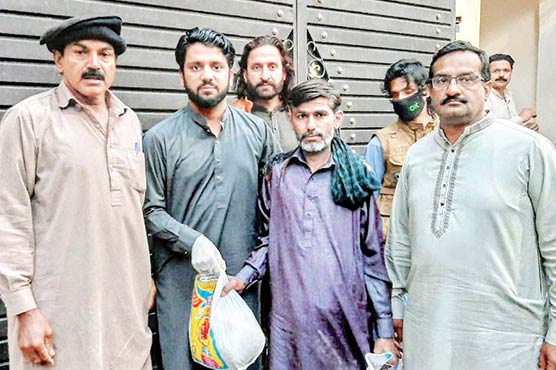 ایم-پی-اے-سلمان-نعیم-کا-یونین-کونسل-42کا-دودہ-،-راشن-تقسیم-کیا