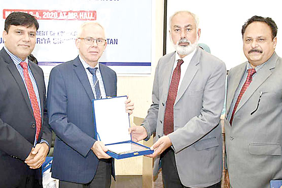 ہمیں-تحقیق-کو-بین-الاقوامی-سطح-تک-لانا-ہوگا،منصور-اکبر-کنڈی