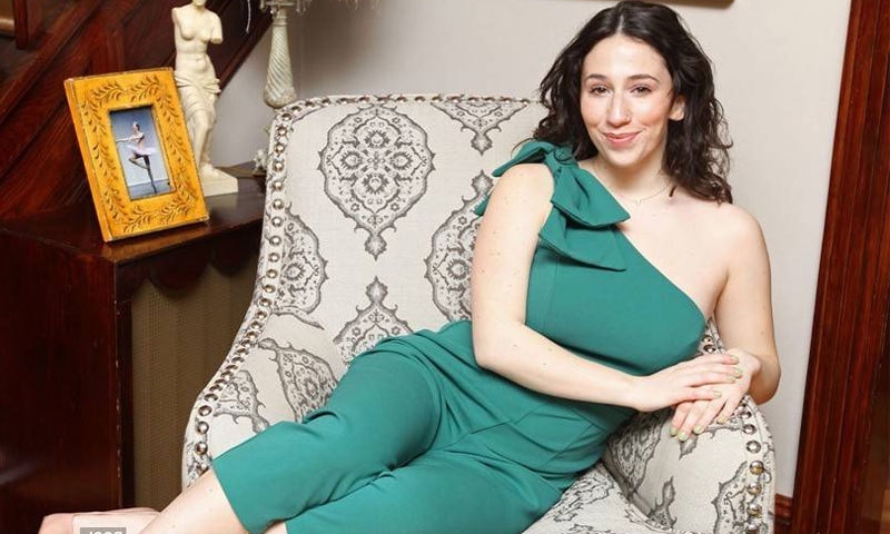 ’بائی-سیکسوئیل‘-کا-اعتراف،-امریکی-حسینہ-پر-'مذہبی-پریڈ'-میں-شرکت-پر-پابندی