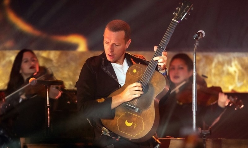 کورونا:-گلوکاروں-کی-مداحوں-کے-لیے-سوشل-میڈیا-پر-لائیو-پرفارمنس