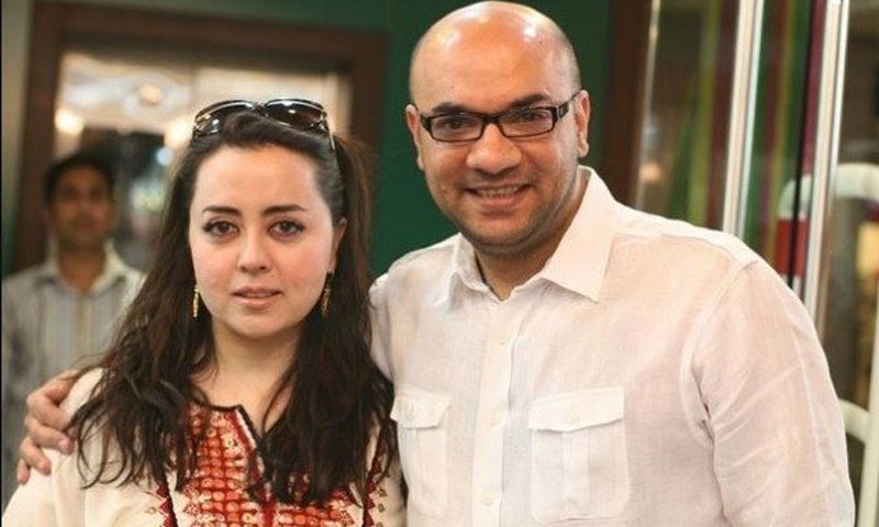 ڈیزائنر-ماریہ-بی-کے-شوہر-پر-ہزاروں-زندگیاں-خطرے-میں-ڈالنے-کا-الزام،-مقدمہ-درج