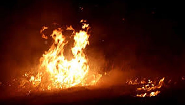 حیدرآباد:-فلیٹ-میں-آتشزدگی،-خاتون-سمیت-4-جاں-بحق