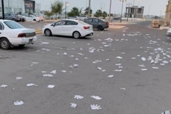 شہر-میں-جگہ-جگہ-استعمال-شدہ-ماسک-اور-دستانے،کورونا-پھلینے-کا-اندیشہ