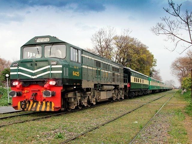 چاروں-صوبوں-میں-ٹرین-آپریشن-جزوی-بحال-کرنے-کافیصلہ