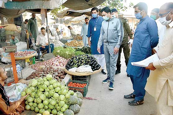 ڈپٹی-کمشنر-کا-سبزی-و-فروٹ-منڈی-کا-دورہ-،معیارکا-جائزہ-لیا