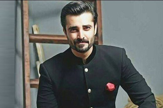 حمزہ-علی-عباسی-کی-گٹا-ر-پرگانے-کی-دھن-بجاتے-ویڈیوسوشل-میڈیا-پروائرل