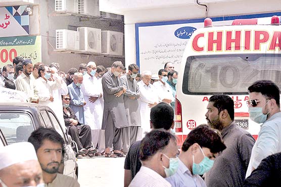 زین-پولانی-اور-ان-کی-اہلیہ-سپردخاک،بچوں-کی-نمازجنازہ-نہ-ہوسکی