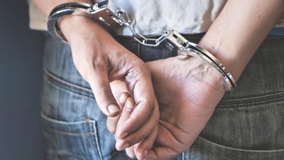 منشیات-سمگلنگ-کیس-میں-گرفتار-ماں-بیٹے-کو-قید-اور-جرمانہ