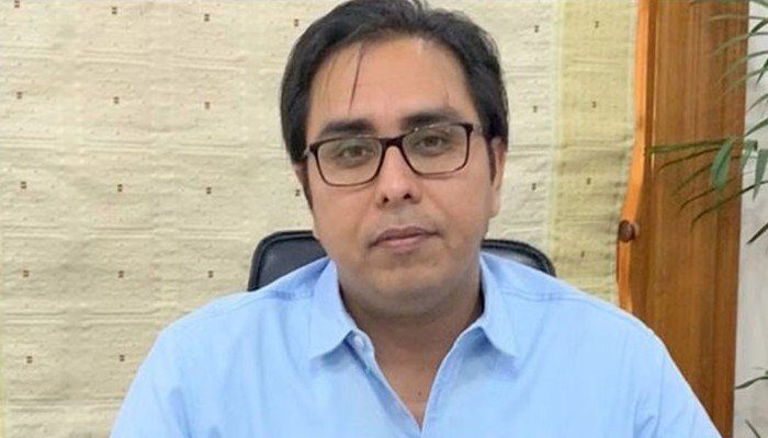 نواز-شریف-ایسا-اسپتال-نہیں-بنا-سکے-جس-میں-اپنا-علاج-کرواتے:-شہباز-گِل