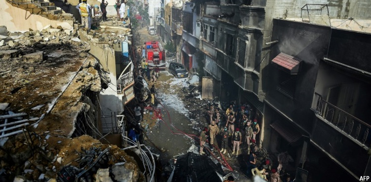 کراچی-طیارہ-کریش-:-مسافروں-کے-لواحقین-کو-انشورنس-کی-مد-میں50لاکھ-فی-کس-ملیں-گے