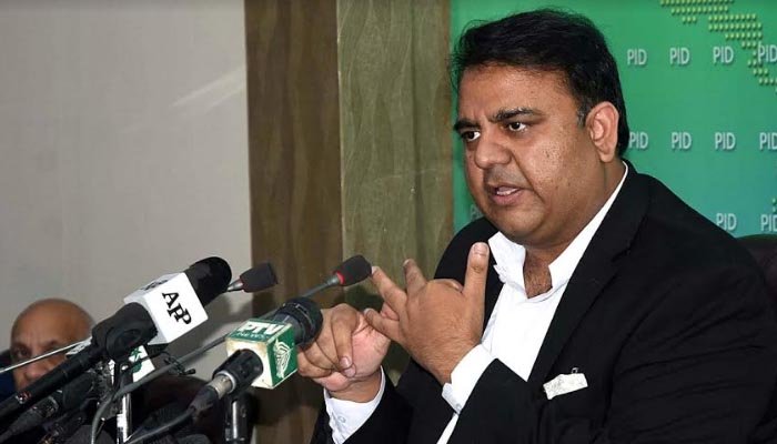 فواد-چوہدری-نے-پی-ٹی-آئی-حکومت-میں-رسہ-کشی-کی-پول-کھول-دی
