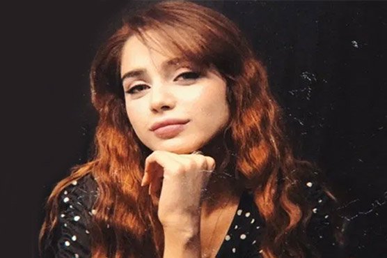 آئمہ-بیگ-نے-ہونٹوں-کی-سرجری-کروا-لی،-سوشل-میڈیا-پر-تنقید-کا-طوفان