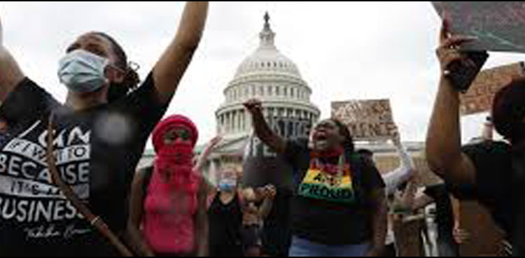 امریکہ-مظاہرے-:-مشتعل-مظاہرین-نے-وائٹ-ہاؤس-کا-گھیراؤ-کرلیا،-حالات-بے-قابو