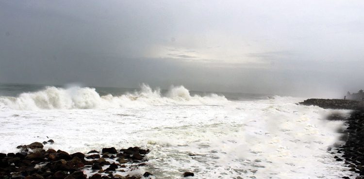 بحیرہ-عرب-میں-بننے-والا-سمندری-طوفان-کراچی-سے-970-کلو-میٹر-دور