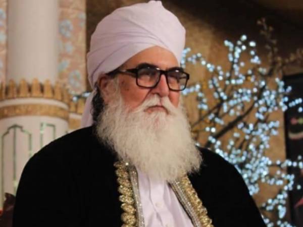 آستانہ-عالیہ-چورہ-شریف-کے-سجادہ-نشین-پیر-سید-کبیر-علی-شاہ-گیلانی-انتقال-کر-گئے