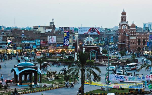 ملتان-میں-محکمہ-وائلڈ-لائف-کا-گھر-پر-چھاپہ،-کیا-کچھ-ملا؟-دیکھ-کر-اہل-محلہ-بھی-چونک-کر-رہ-گئے