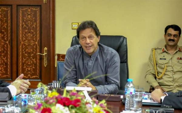 پشاور-ہائیکورٹ-نے-وزیراعظم-عمران-خان-اور-فواد-چوہدری-سمیت-دیگر-کو-توہین-عدالت-کا-نوٹس-جاری-کر-دیا