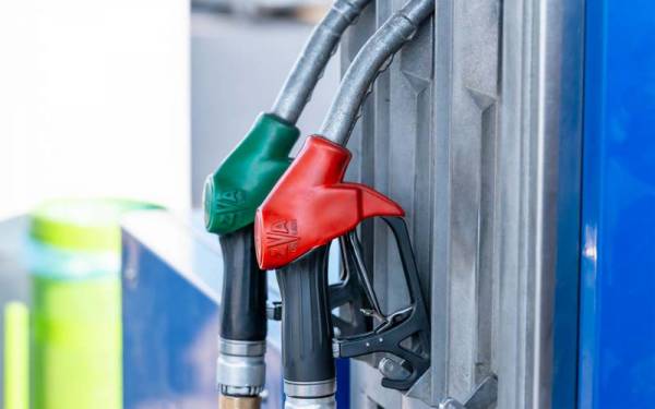 پٹرول-بحران-،-تحقیقاتی-کمیٹی-نے-کتنی-کمپنیوں-کو-ذمہ-دار-قرا-ر-دیا-ہے-؟-تین-نہیں-بلکہ-۔۔-بڑی-خبر