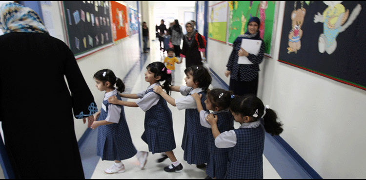 کورونا-وائرس:-‘اسکول-کھلنے-کے-بعد-3-شفٹوں-میں-کلاسیں-ہوں-گی’